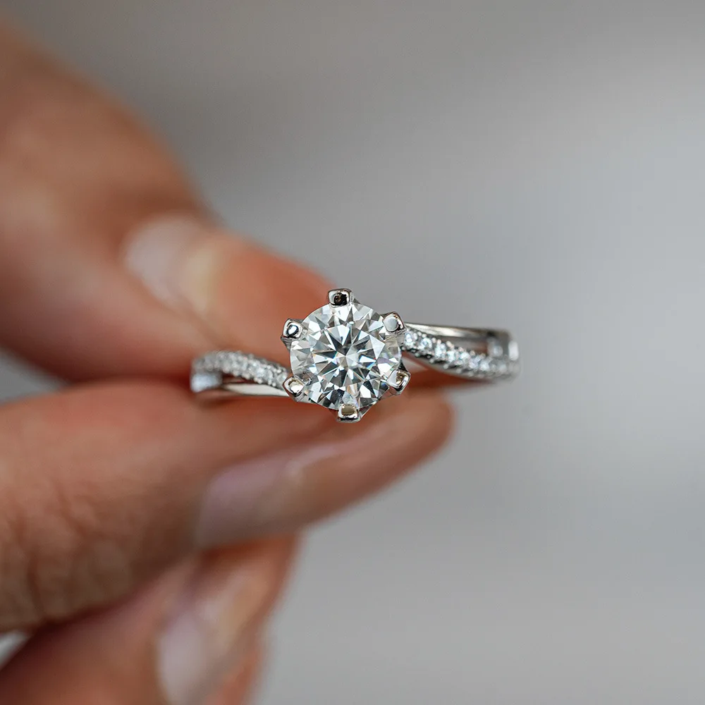 Pierścionek damski Lumira z mo – Moissanite Engagement Ring 1 Carat recenzja i cena